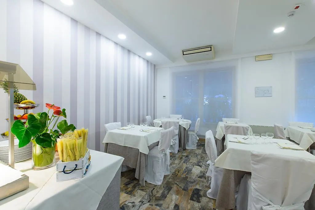 Hotel Falco Риччоне
