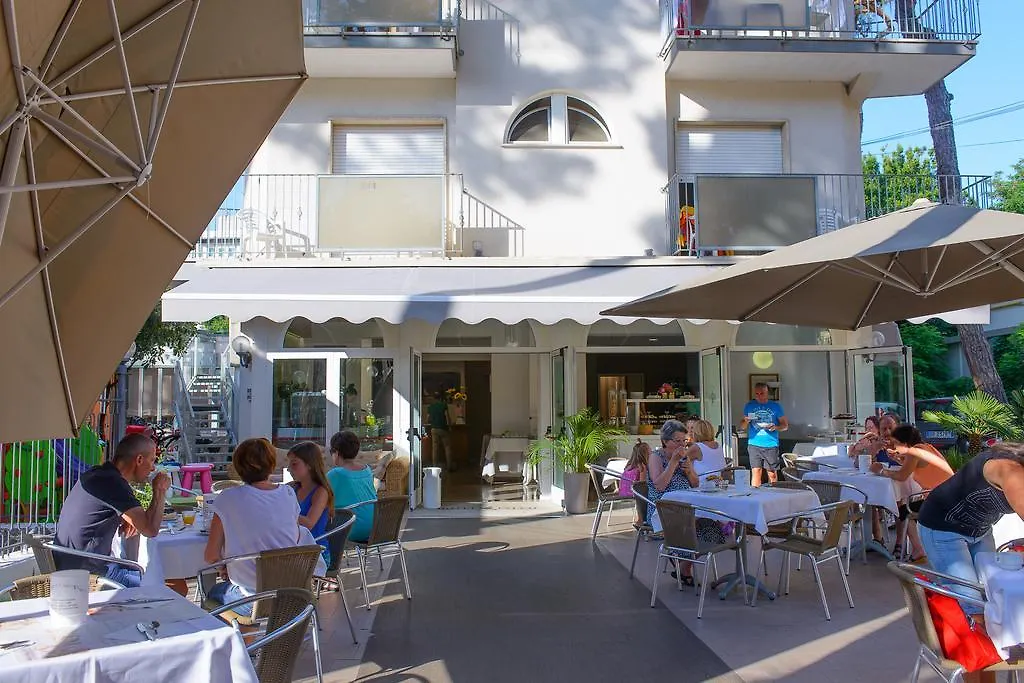 Hotel Falco リッチョーネ イタリア
