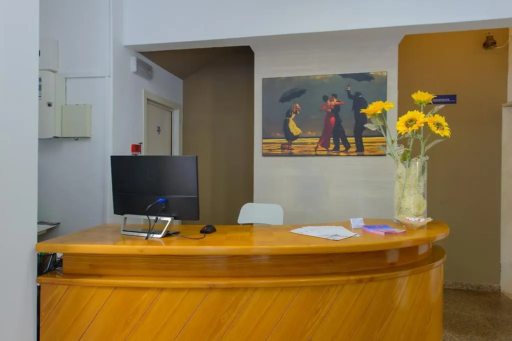 Hotel Falco Риччоне 3*,