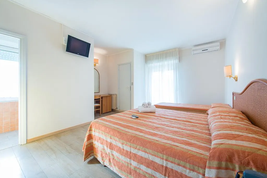 Hotel Falco Риччоне