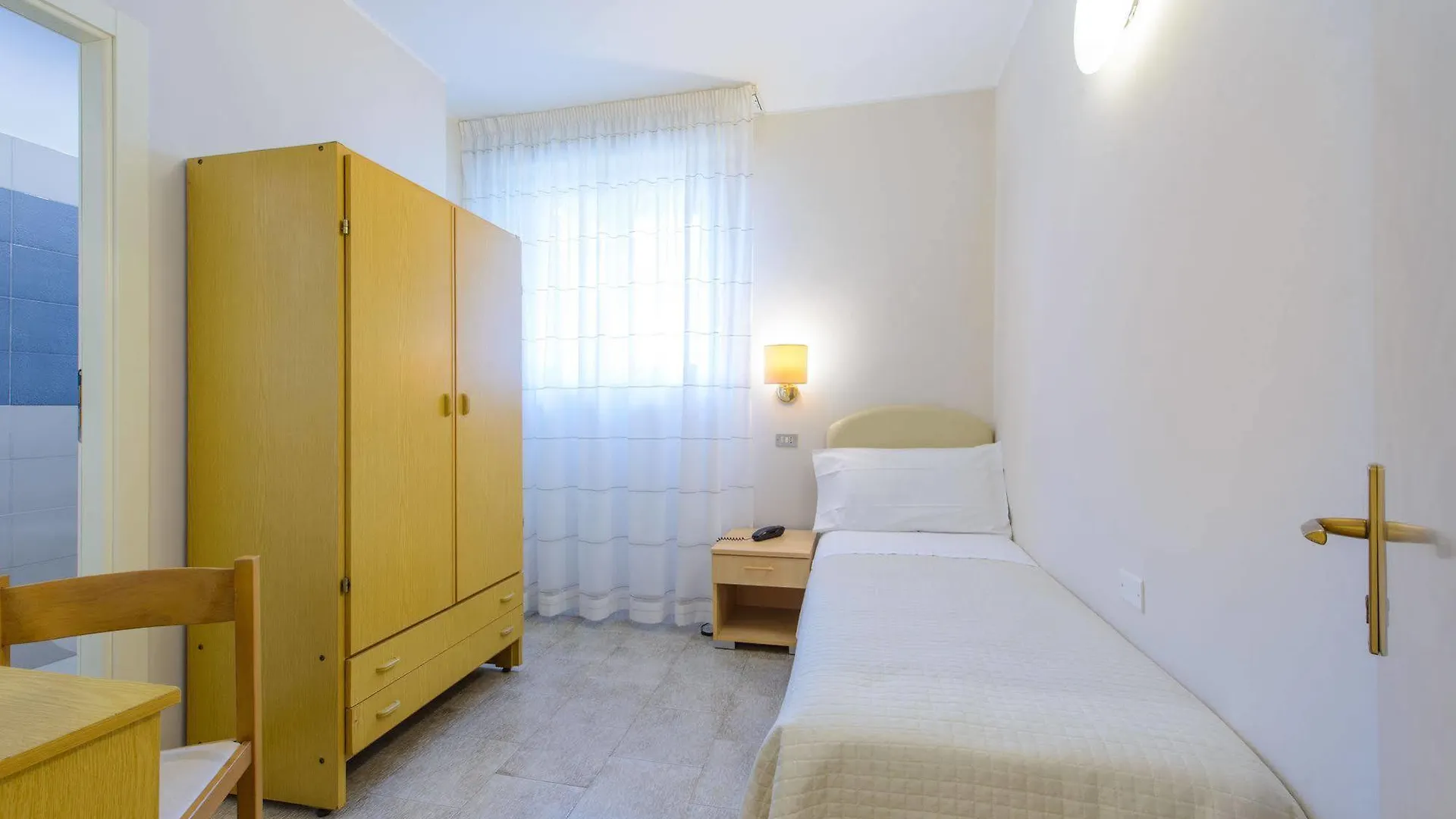 ***  Hotel Falco Риччоне Италия